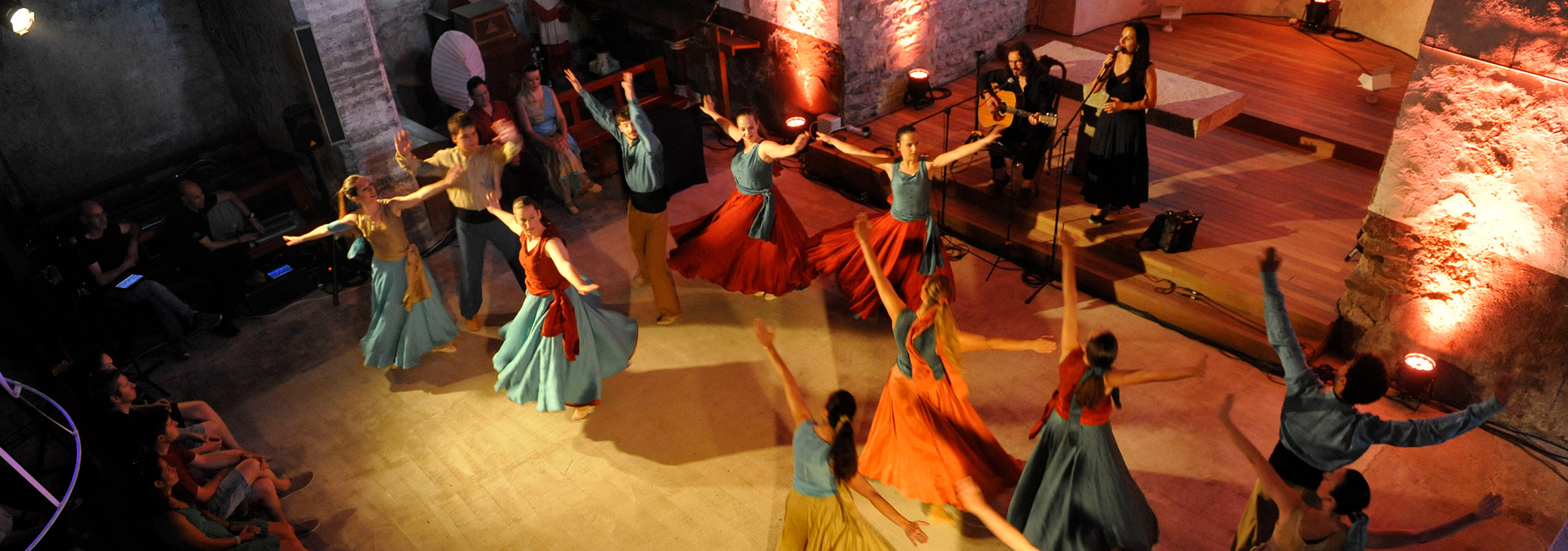 La creació contemporània dialoga amb la cultura d'arrel durant els sis dies de durada del Dansàneu - DANSÀNEU - FESTIVAL DE CULTURES DEL PIRINEU